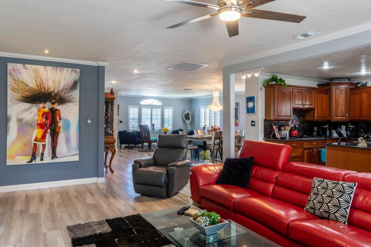 Stunning, Quiet Pvt Luxe Home! King Bed, Jacuzzi, Fire Pit, Bbq! Beautiful! Pousada *