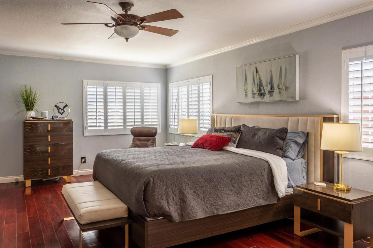 Stunning, Quiet Pvt Luxe Home! King Bed, Jacuzzi, Fire Pit, Bbq! Beautiful! Pousada *
