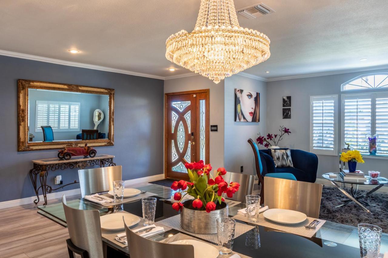 Stunning, Quiet Pvt Luxe Home! King Bed, Jacuzzi, Fire Pit, Bbq! Beautiful! Pousada
